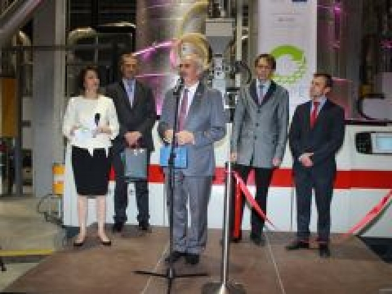 Jelgavā atklāta Baltijā vienīgā PET granulu ražotne