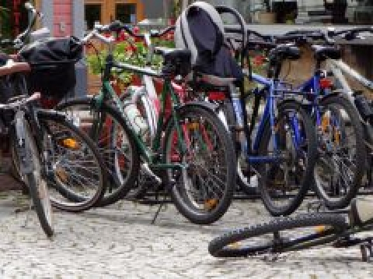 Carnikavā pavasara riteņbraucienā startē vairāk nekā 200 dalībnieki