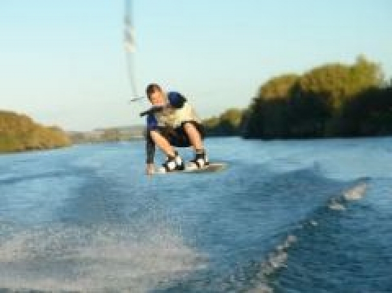 Jelgavnieks uzvar veikborda sacensībās