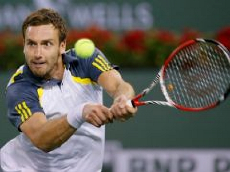 Gulbis trešo reizi šosezon uzvar somu tenisistu Nieminenu