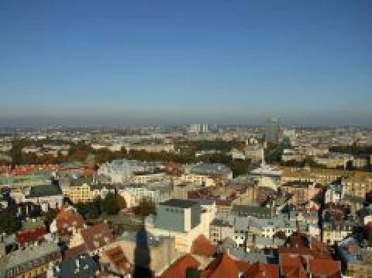 Sērijveida dzīvokļu cenas šobrīd par zemākas nekā "burbuļa" periodā