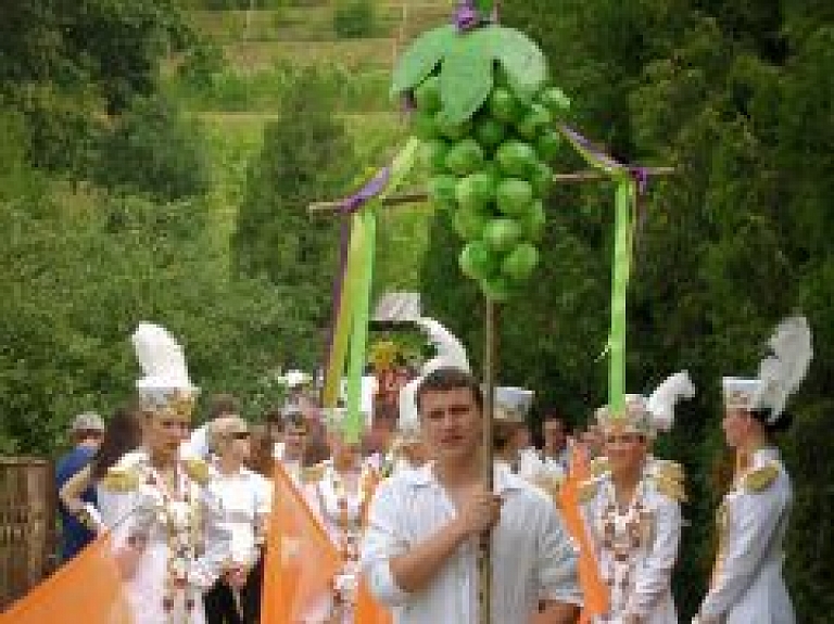 Sabilē aicina uz Vīna svētkiem