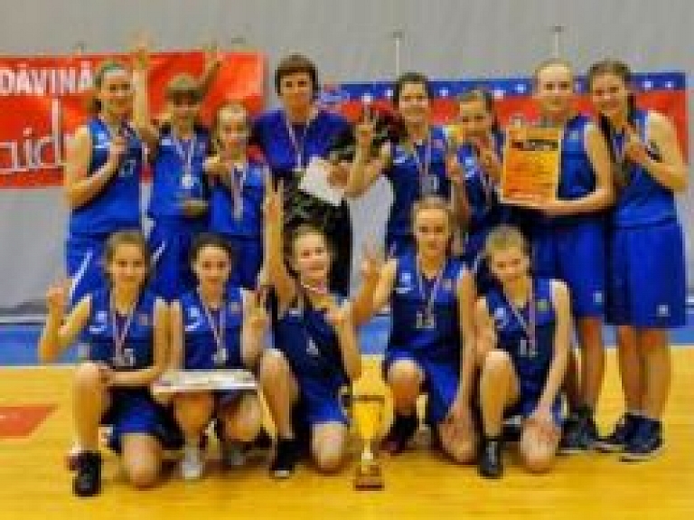 Daugavpils U13 grupas basketbolistes otrās Latvijā