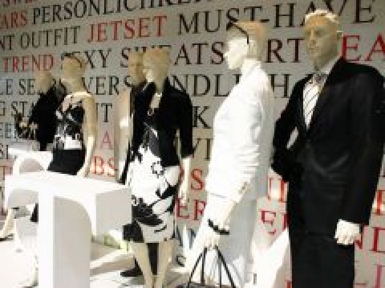 Latvijas dizaineru darbi izstādē "Mode un tekstils 2013"