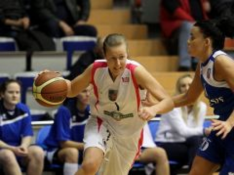 "Liepājas Papīrs" zaudē "Cēsu" basketbolistēm