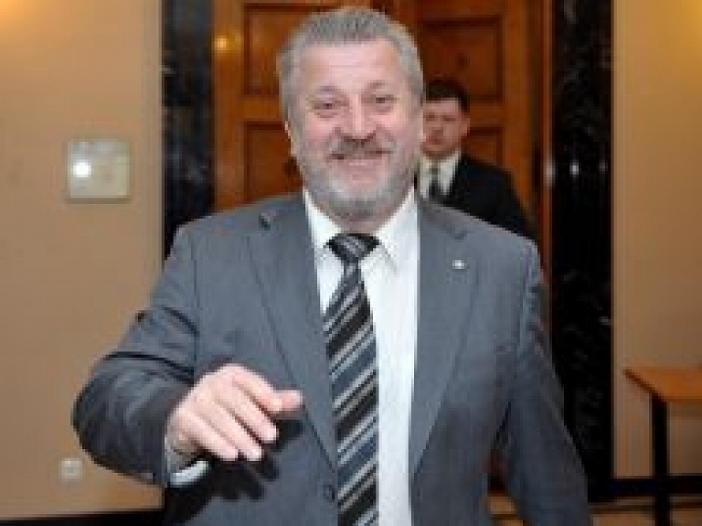 Salcevičs pērn pensijā saņēmis teju 11 000 latu