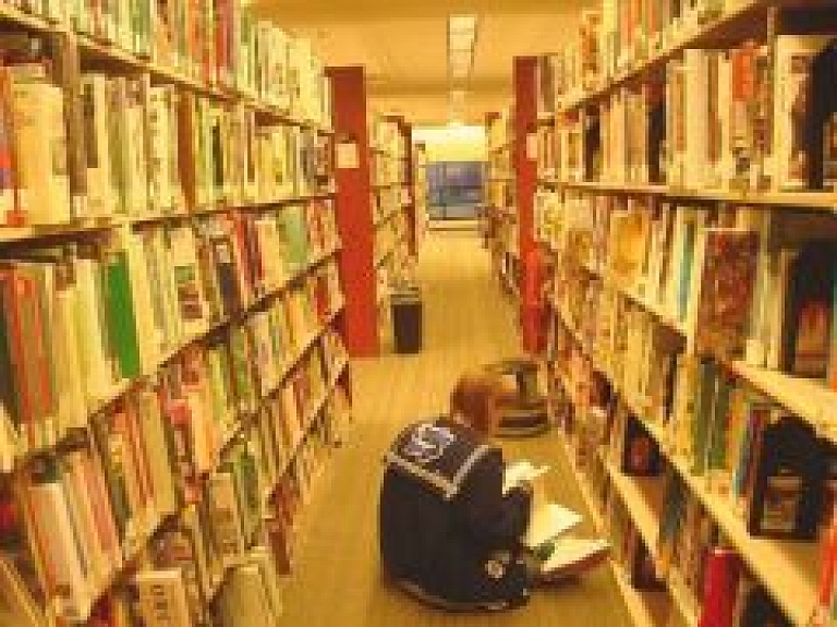Kuldīgas Galvenās bibliotēkas direktore: lasītāji ir kļuvuši zinošāki
