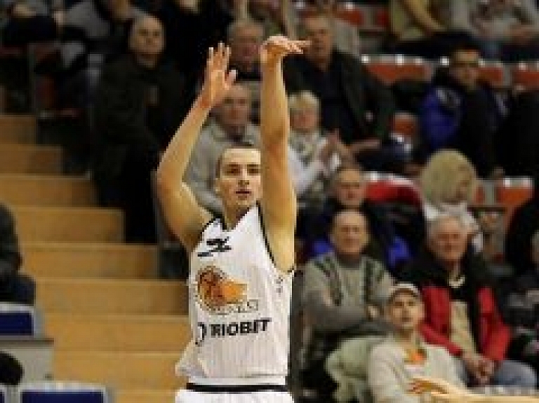 Liepāja pārspēj "Baronu" un saglabā izredzes uz play-off