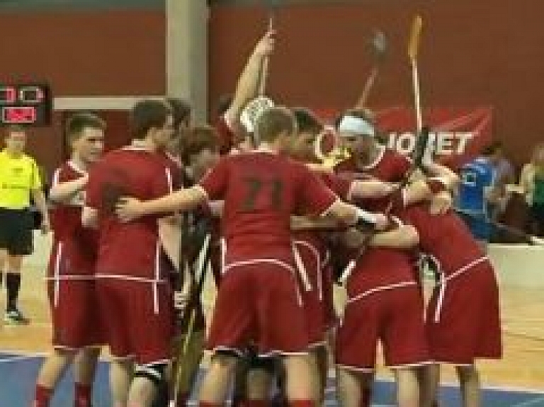 Pasaules čempionāta florbolā jaunumus paziņo Talsos (video)