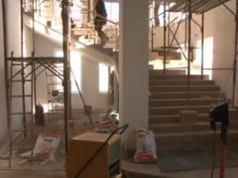 "Radošās Sētas" jaunbūvē darbi rit pilnā sparā (video)