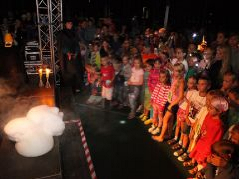 Nakts ekspedīcijā Jūrmalā – džungļos kopā ar Pepiju