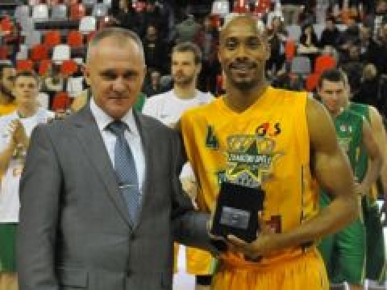 "Zvaigžņu spēles" vērtīgākais spēlētājs - P.J. Hill