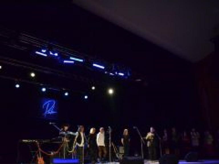 "Pērkons" dārd Līvānos un ar vērienu atklāj jubilejas koncertturneju