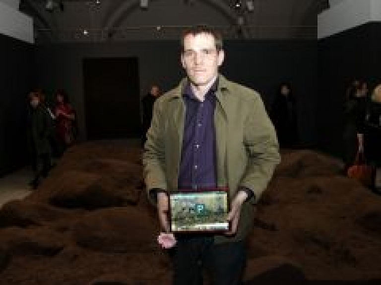 "Purvīša balvu 2013" ieguvis gleznotājs Andris Eglītis (video)