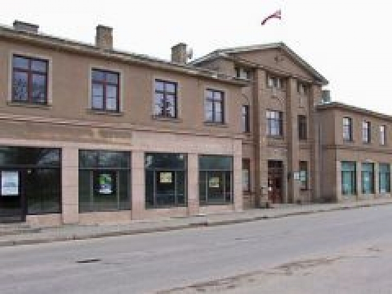 Dobeles kultūras nams aicina bērnus uz izrādi