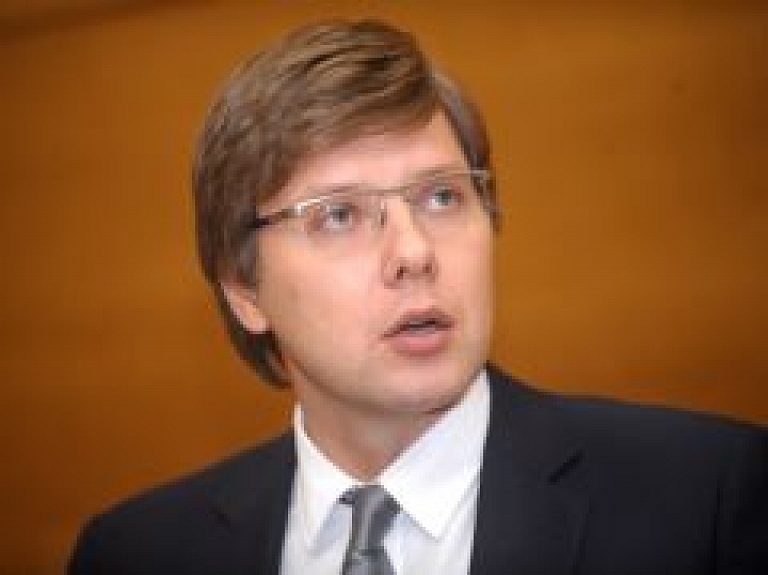 Ušakovs noraida Lindermana partijas piedāvājumu apvienoties vēlēšanām