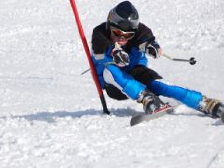 Siguldā notiks kalnu slēpošanas sacensības "Vilciņa kauss 2013"