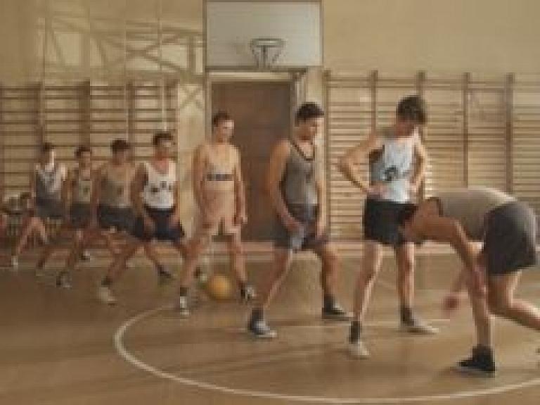 Dobeles sporta skolas audzēkņi apmeklēs filmu "Sapņu komanda 1935"