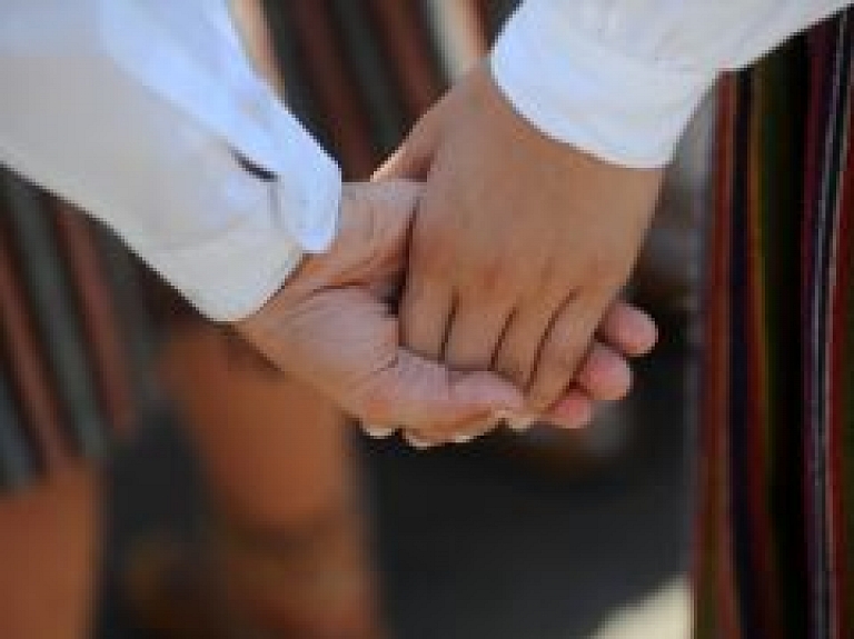 Siguldas mazo novadnieku deju koncertā piedalās 180 dejotāji