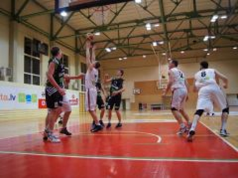 BK "Jēkabpils" atkal pārliecinoši uzvar U-18 vienību