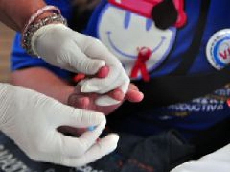 Biedrība: sabiedrība pret HIV un AIDS pacientiem kļuvusi tolerantāka