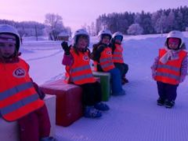 "AXA bērnu slēpošanas skoliņa" Reiņa trasē