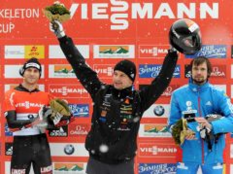 Martins Dukurs turpina uzvaru sēriju Pasaules kausa sacensībās