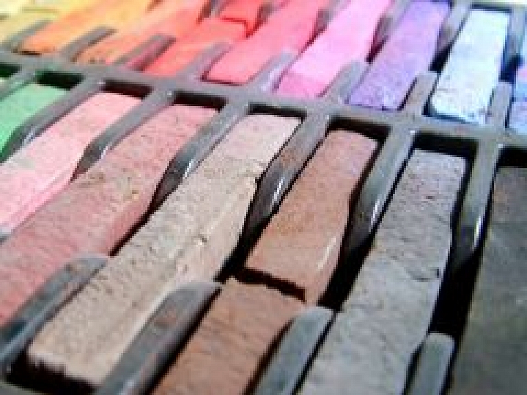 Jūrmalas pilsētas muzejā skatāma izstāde "Trīs"