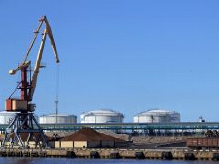 Pieaudzis "Ventspils nafta termināls" pārkrautais apjoms