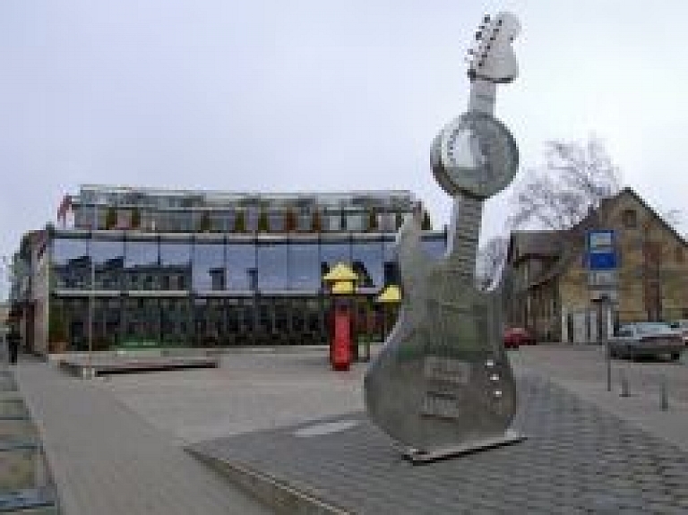 Finansiālu grūtību dēļ Liepājā slēdz Latvijas 1.rokkafejnīcu