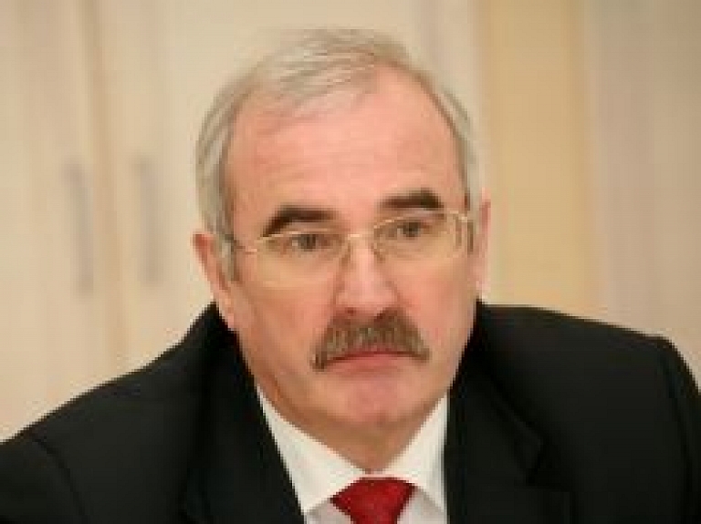 Jelgavā paraksta nodomu līgumu par vagonu rūpnīcas būvniecību