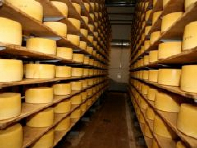 Jaunā Jelgavas piena rūpnīca sāks siera masveida ražošanu