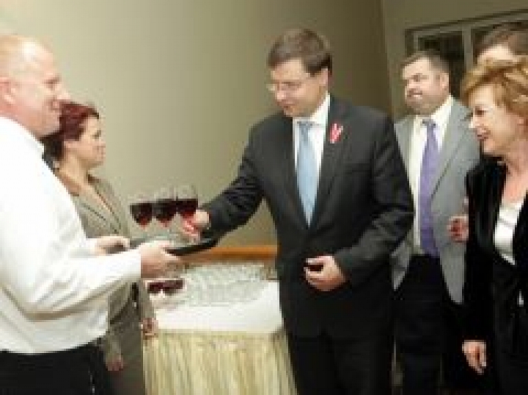 Rīgā nosvin Božolē vīna jauno ražu