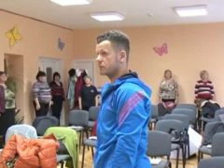 Preiļu senioriem mācija radošumu fiziskajās aktivitātēs