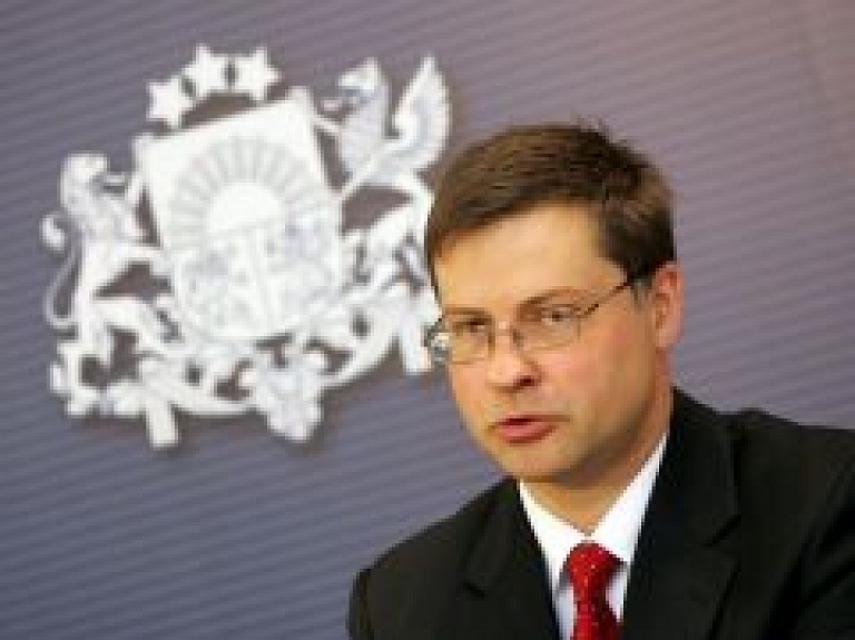 Dombrovskis: Latvija ir ceļā uz iestāšanos eirozonā 2014.gadā