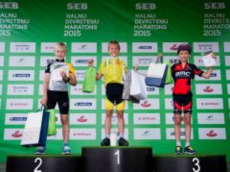 Smiltenes BJSS audzēkņi līdzjutēju priekšā aizvada SEB MTB posmu