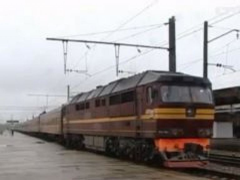 Cigarešu kontrabanda pa dzelzceļu uzņem apgriezienus (video)