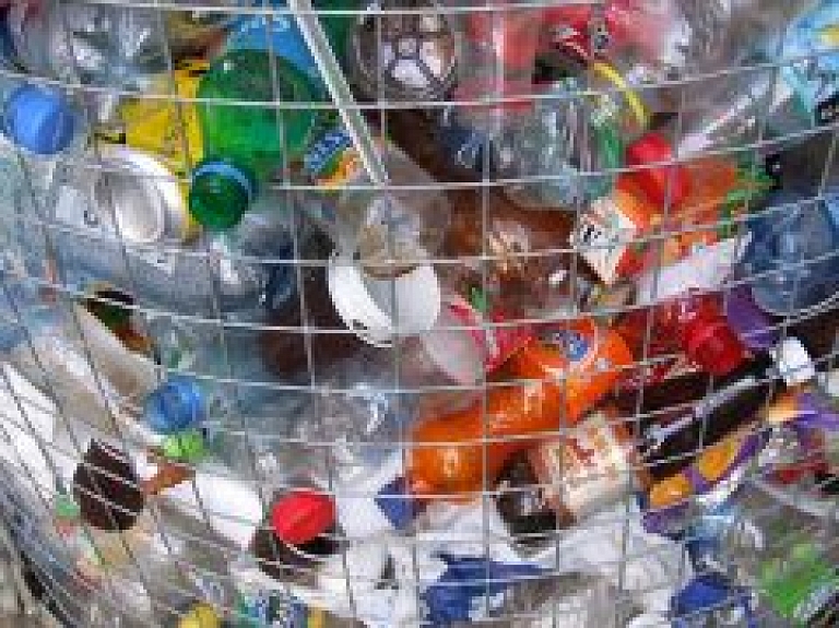 Liepājas uzņēmums plastmasu pārstrādā granulās