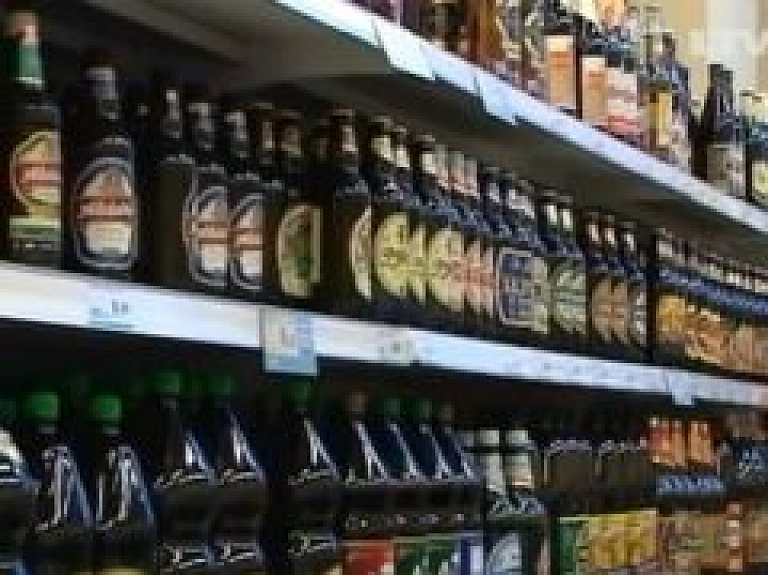 Pusaudžu atkarību ārstēšanā cer sagaidīt rīcību no vecākiem (video)