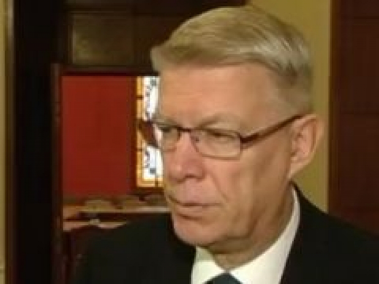 Samazinās eksprezidentu privilēģijas (video)