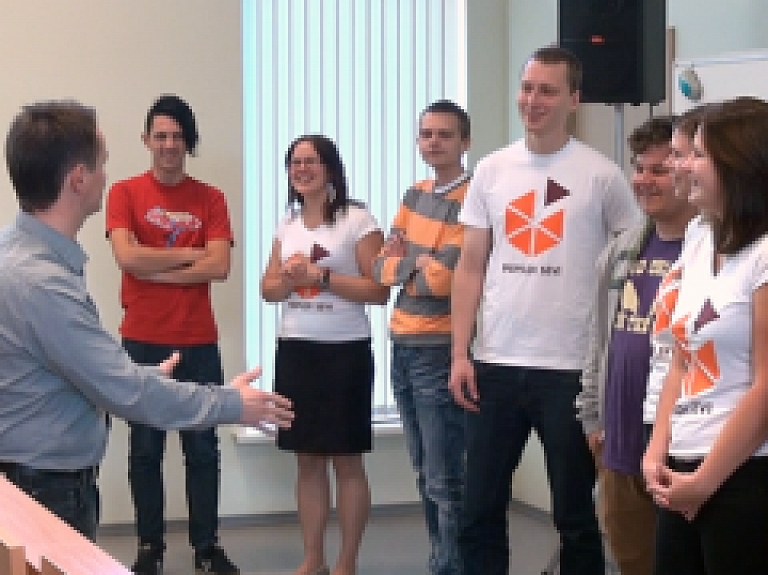"Ežu" vadītājs iedvesmo jauniešus "Piepildi sevi" seminārā (video)