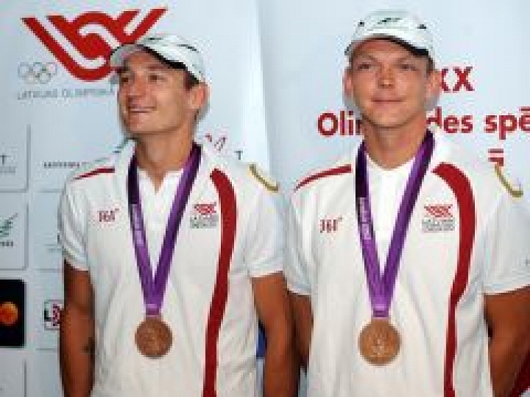 Pļaviņš un Šmēdiņš turpmāk kopā vairs nespēlēs