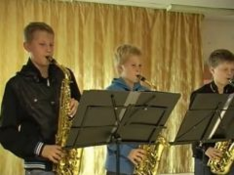Jēkabpils novada skolas popularizē Eiropas tautu mūziku (video)