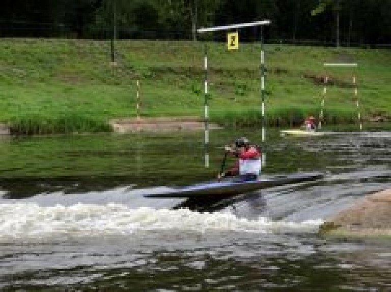 Valmierā notiks Alda Kļaviņa piemiņas sacensības airēšanas slalomā