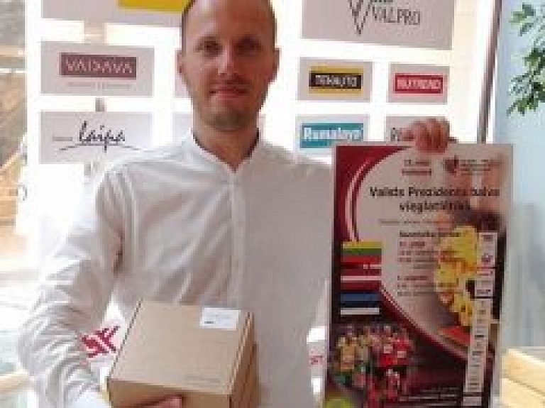 Valsts prezidenta balvu vieglatlētikā atbalsta "Vaidavas Keramika"