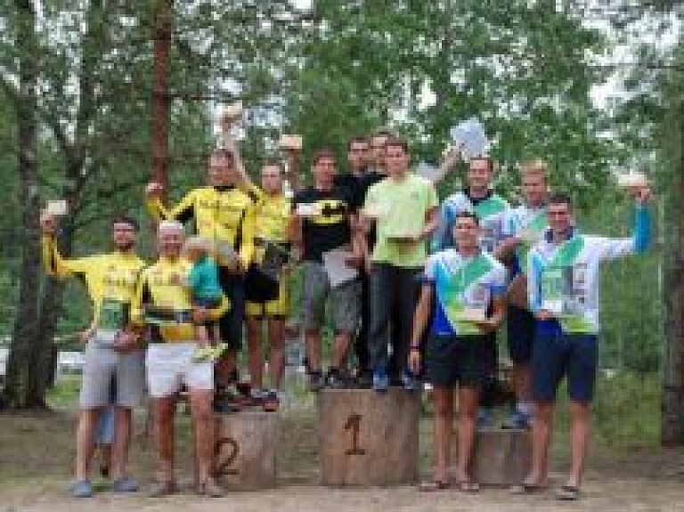 Valmieriešiem kārtējie panākumi 24 stundu velobraucienā