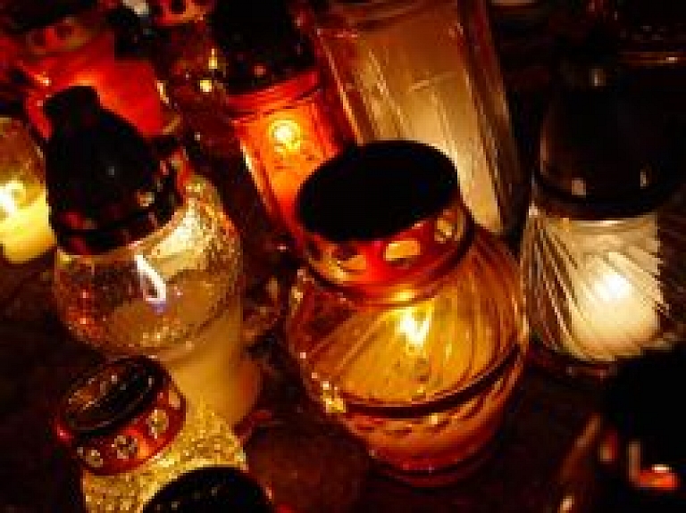 Carnikavas kapos 2.augustā notiks kapusvētki