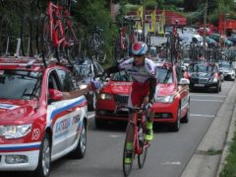 Smukulis starp atpalicējiem Valonijas velobrauciena posmā