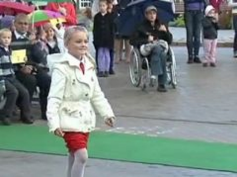 Jēkabpilī izdota pirmā bērnu rakstītā dzejas grāmata (video)