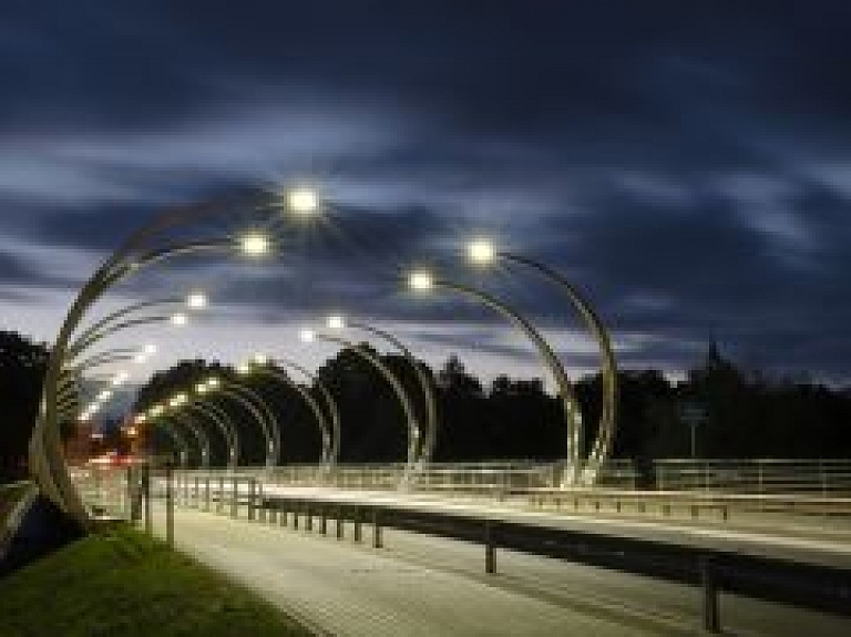 Valmierā turpinās ielu apgaismojuma infrastruktūras rekonstrukciju